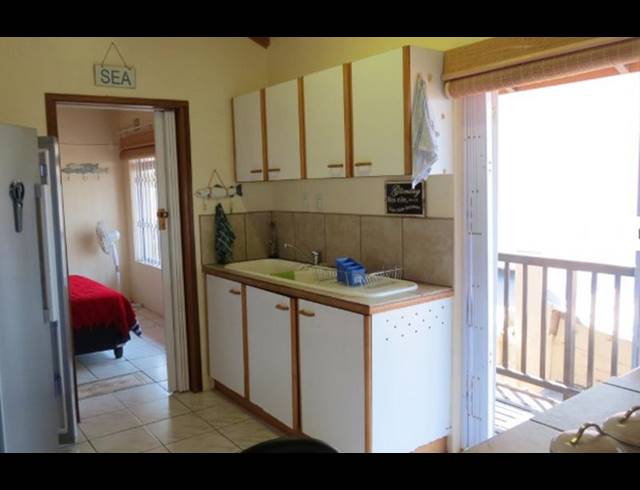 2 BEDROOM TOWNHOUSE FOR SALE IN MARGATE BEACH